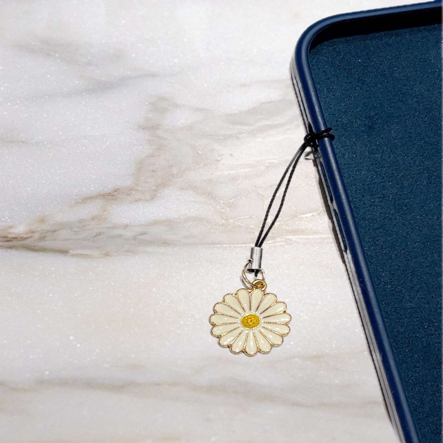 Daisy Phone charm - Thecharmingcharms09