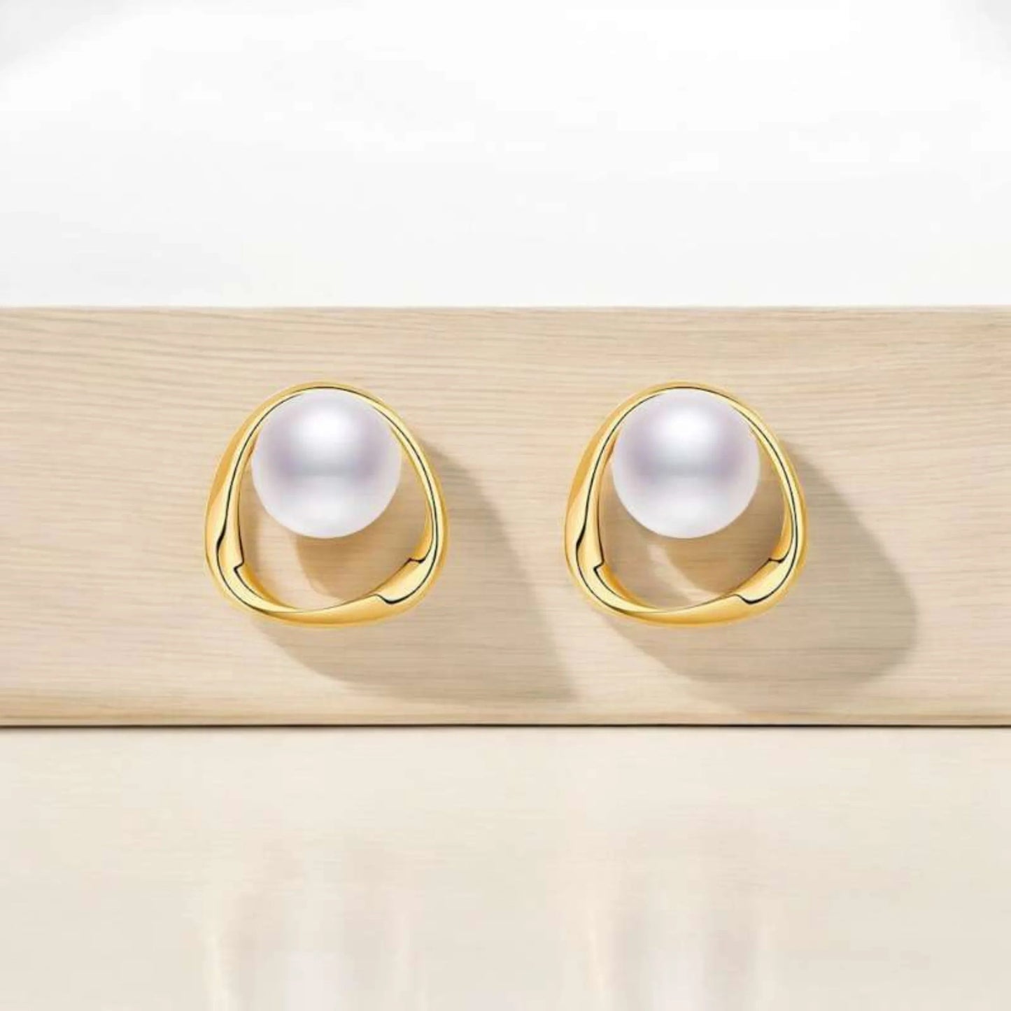Golden Pearl Stud Earring - Thecharmingcharms09