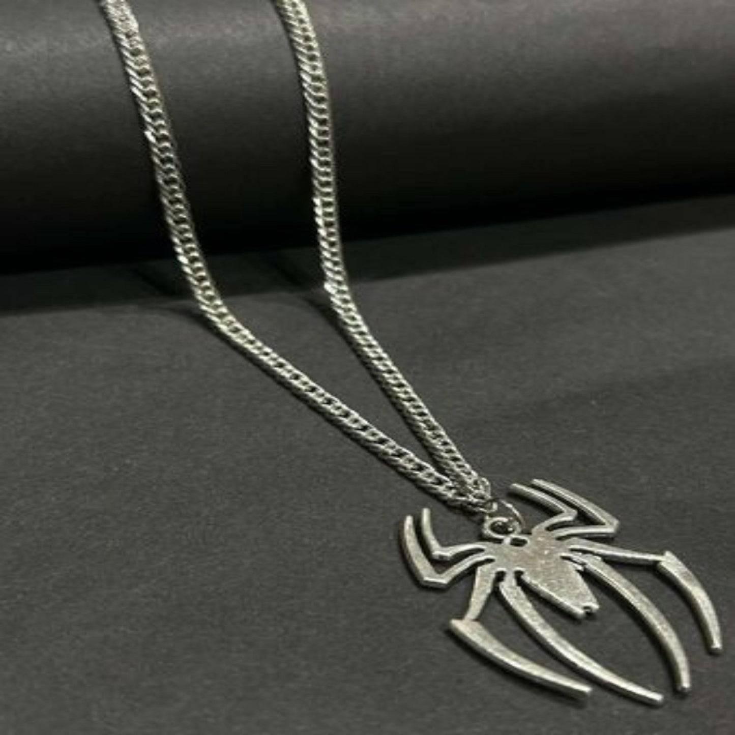 Big Spider Chain 01 - Thecharmingcharms09