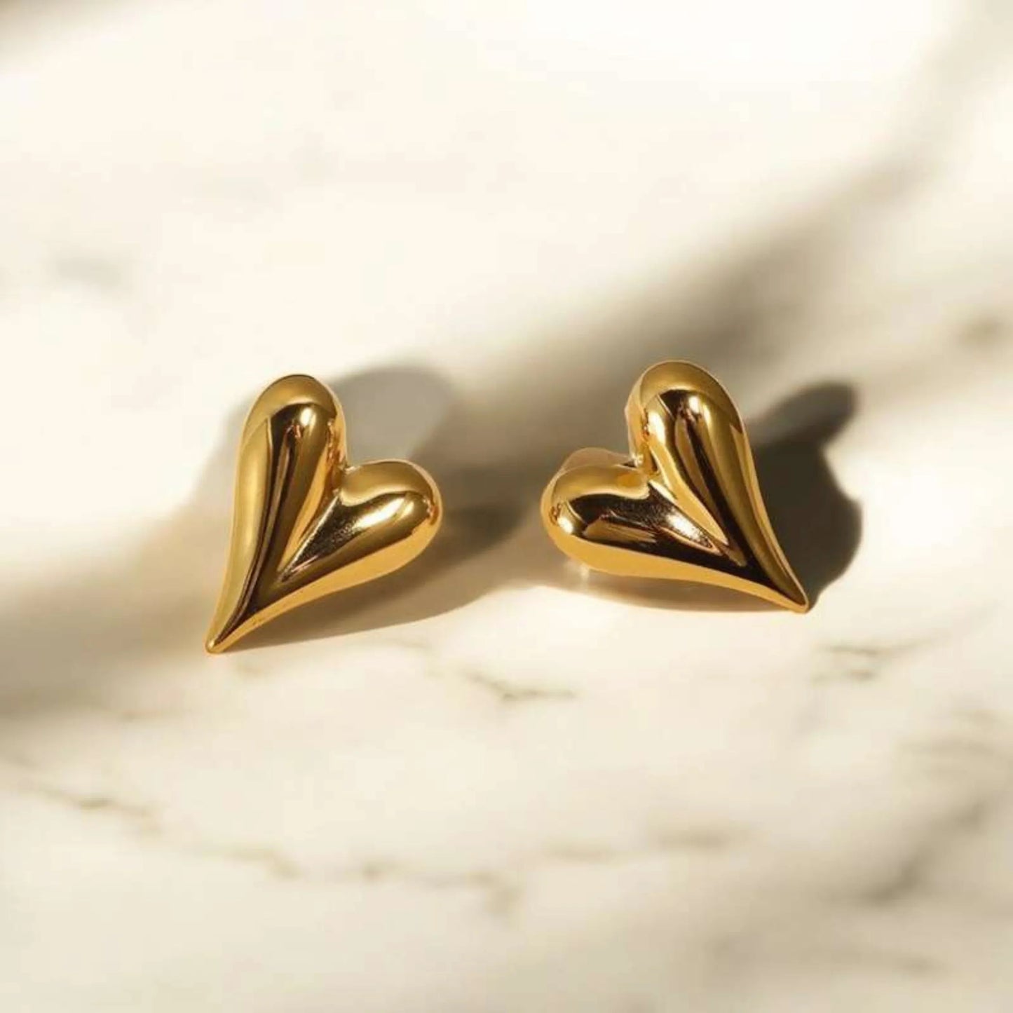 Golden heart  earring - Thecharmingcharms09