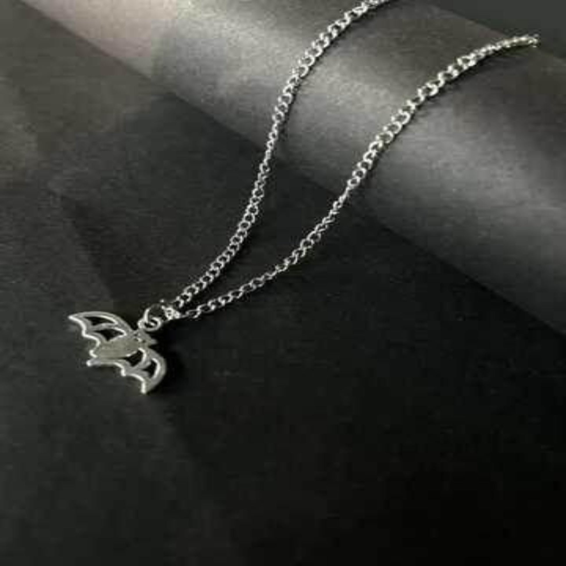 Batman chain - Thecharmingcharms09