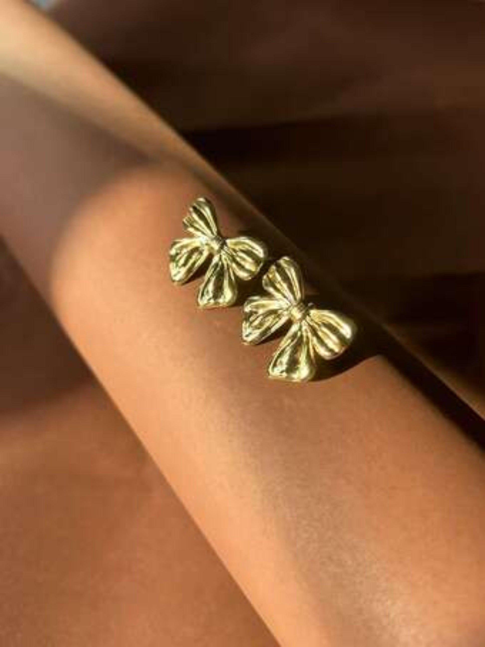 Bow Earring - Thecharmingcharms09