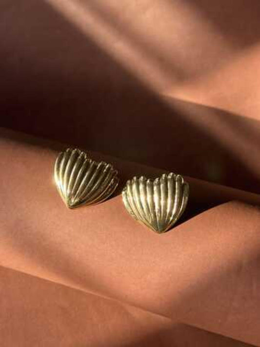 Heart shell earring - Thecharmingcharms09