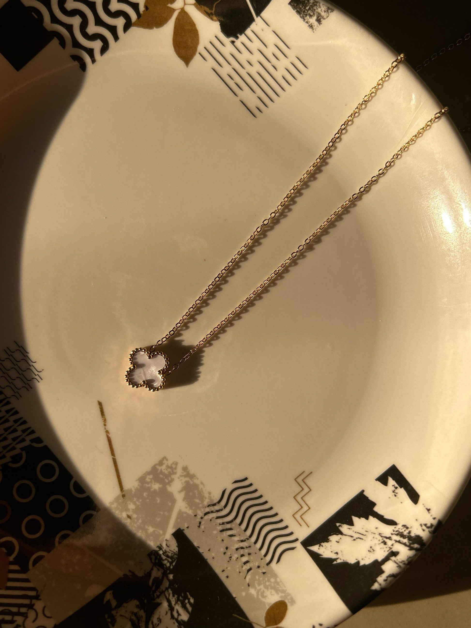 White Clover Chain - Thecharmingcharms09