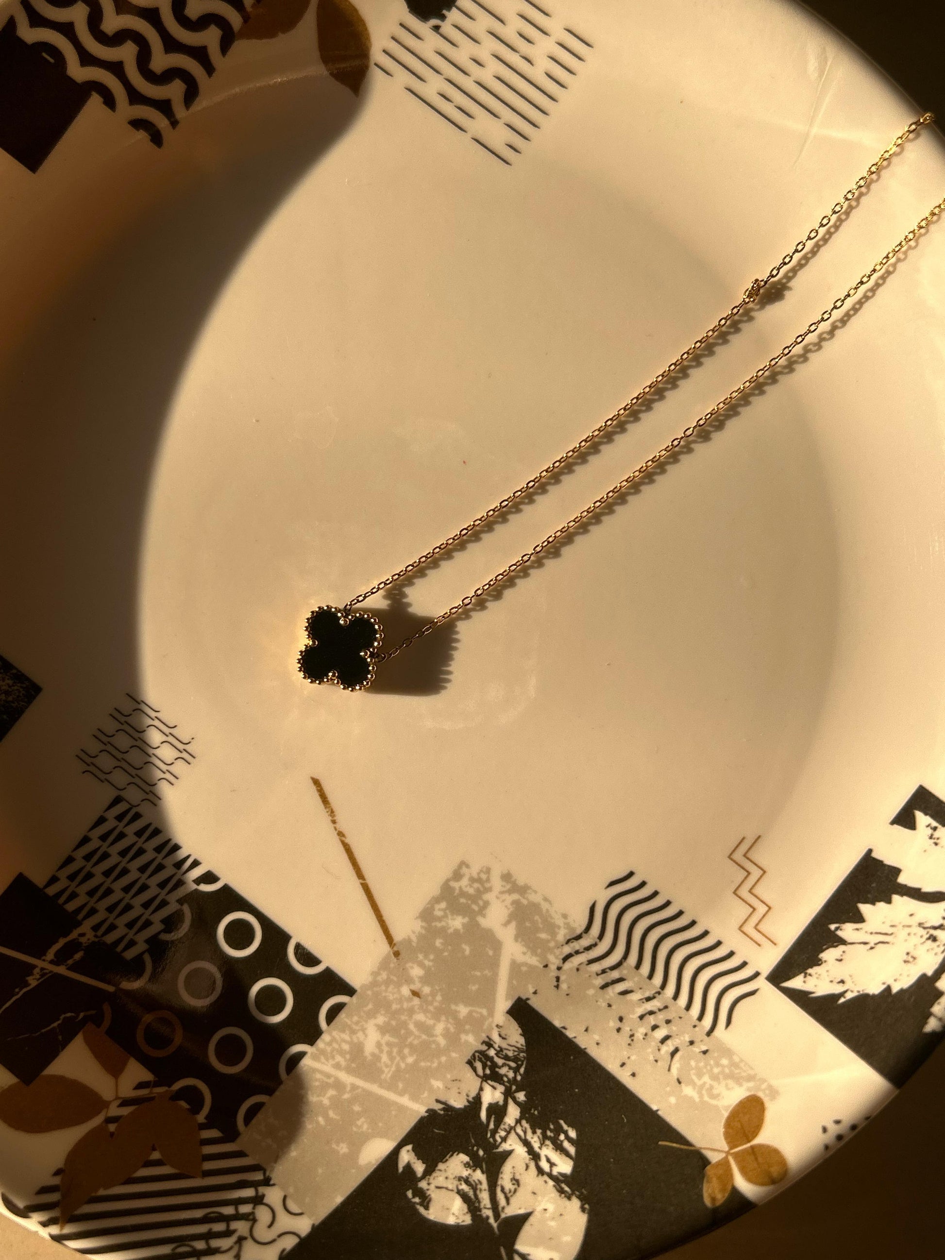 White Clover Chain - Thecharmingcharms09